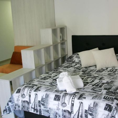 Apartamentos Turisticos Plaza San Juan 2 Tudela Eksteriør bilde