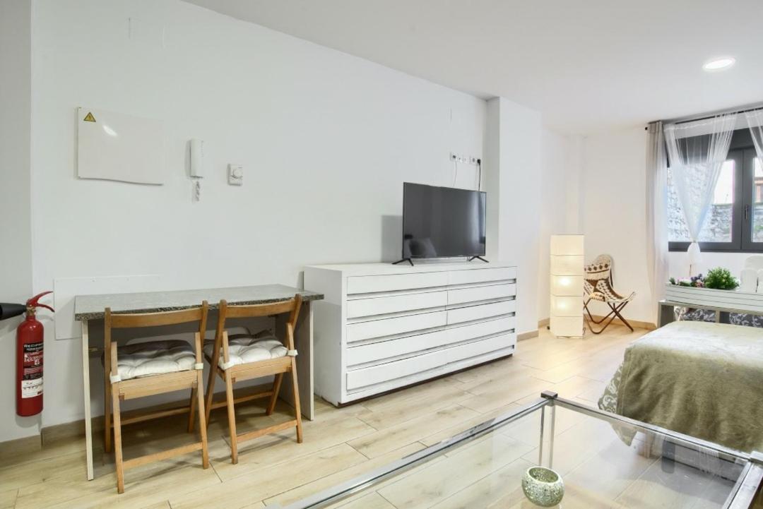 Apartamentos Turisticos Plaza San Juan 2 Tudela Eksteriør bilde