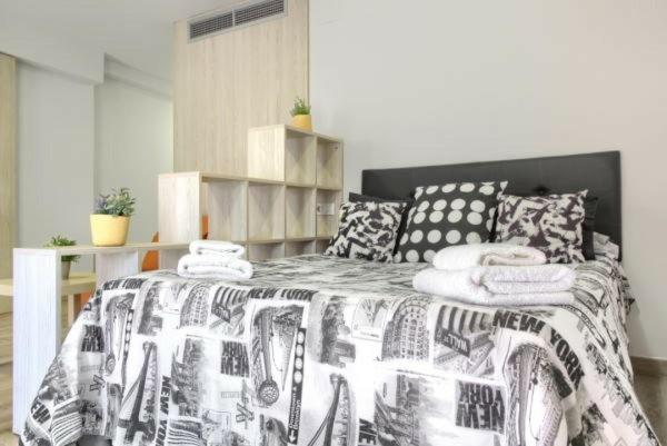 Apartamentos Turisticos Plaza San Juan 2 Tudela Eksteriør bilde