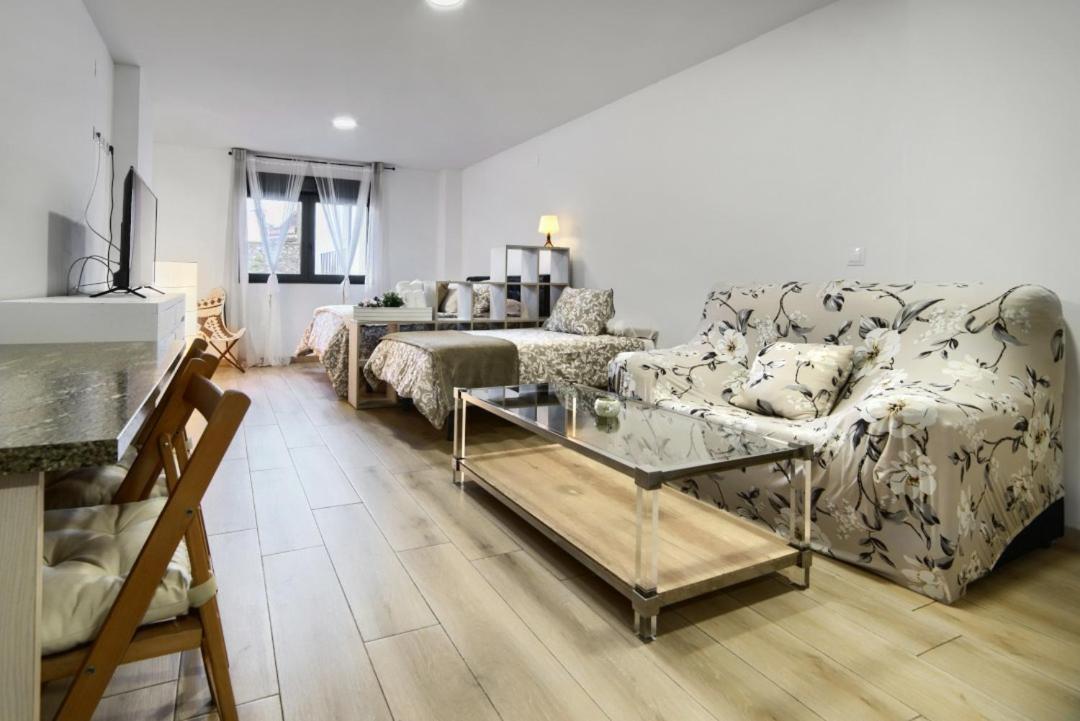 Apartamentos Turisticos Plaza San Juan 2 Tudela Eksteriør bilde